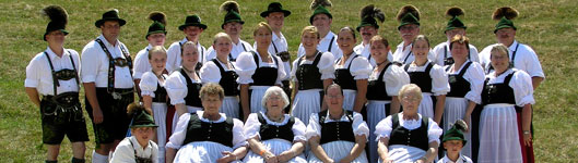 Group photograph of S.G. Edelweiss St Paul join our German folk music and dance group